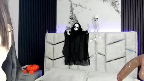 Gigi Doll online show from 10/31/25, 11:22