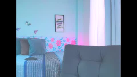 Snapshot of gigimiler8 chatting on 11/06/25, 08:43 Sharlotte online show from 11/06/25, 08:43