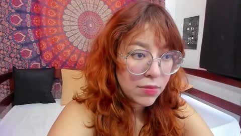 gigimooon online show from 12/21/25, 09:00