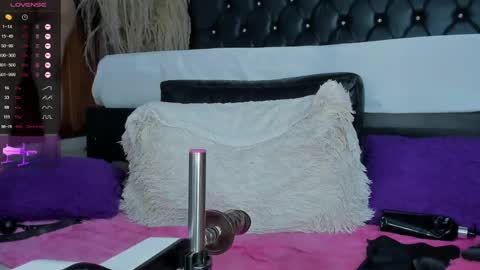 Snapshot of giiny_ chatting on 12/29/24, 05:31 pamela online show from 12/29/24, 05:31