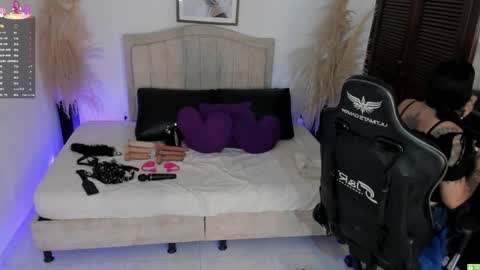 pamela online show from 12/19/25, 01:34