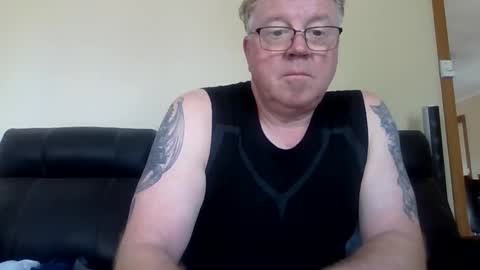 Snapshot of gimmmieoooo chatting on 02/08/26, 01:53 gimmmieoooo online show from 02/08/26, 01:53