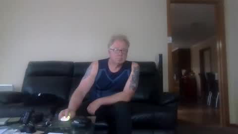 Snapshot of gimmmieoooo chatting on 02/22/26, 06:13 gimmmieoooo online show from 02/22/26, 06:13