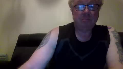 gimmmieoooo online show from 04/09/26, 07:36