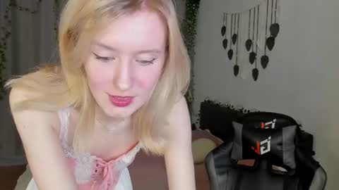 Gin online show from 06/10/26, 06:23