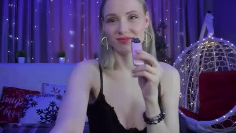 Gina online show from 03/10/26, 01:43