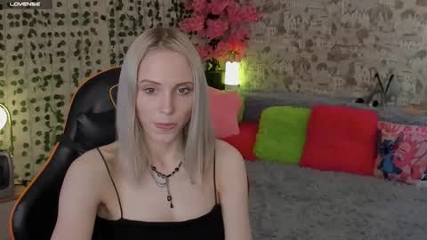 Gina online show from 05/22/26, 01:35