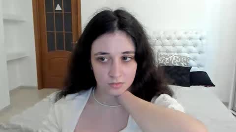 Kate online show from 09/15/25, 10:37