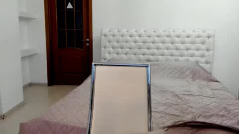 Kate online show from 12/19/25, 09:27