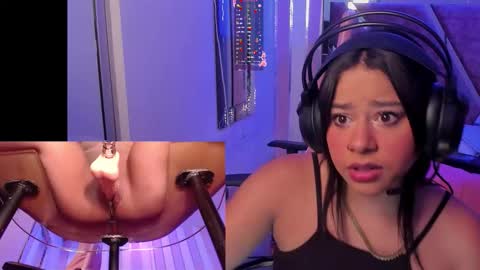 Snapshot of ginakurt_ chatting on 11/10/25, 02:10 Gina online show from 11/10/25, 02:10