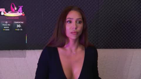 GinaMence online show from 11/04/25, 05:23