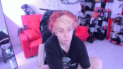 Snapshot of ginamiracle chatting on 11/10/25, 08:24 Gina Moor online show from 11/10/25, 08:24