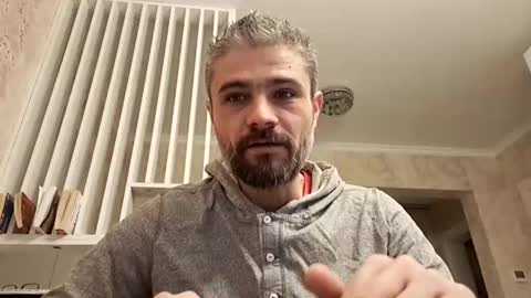 Snapshot of gindrie chatting on 01/12/25, 05:56 Gabriel online show from 01/12/25, 05:56