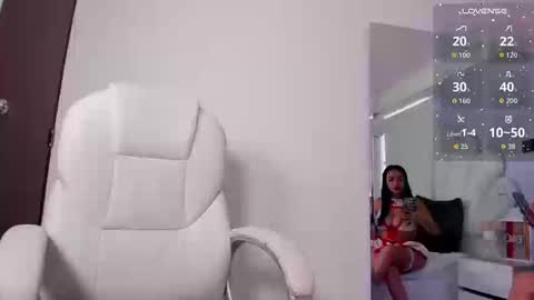 Snapshot of ginebra_ness chatting on 09/19/25, 02:07 Ginebra Ness online show from 09/19/25, 02:07