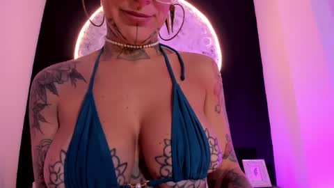 Snapshot of ginebraafxx chatting on 02/13/25, 06:05 Ginebra online show from 02/13/25, 06:05