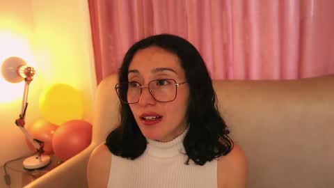 Snapshot of ginevra_esposito chatting on 05/27/26, 02:25 Ginn online show from 05/27/26, 02:25