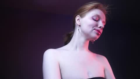        im expecting 350 thumbs up on my altar   online show from 02/15/25, 04:25