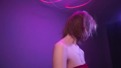        im expecting 350 thumbs up on my altar   online show from 09/29/25, 10:14