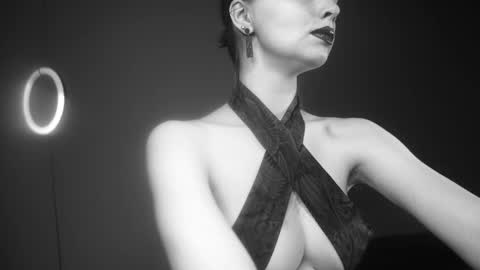        im expecting 350 thumbs up on my altar   online show from 10/23/25, 10:19