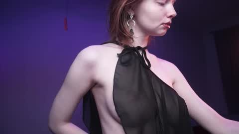        im expecting 350 thumbs up on my altar   online show from 11/14/25, 10:07