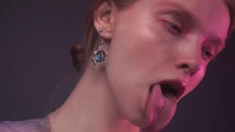        im expecting 350 thumbs up on my altar   online show from 01/07/26, 10:12