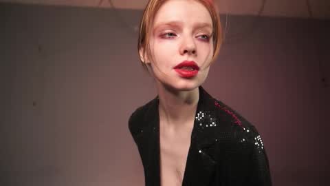        im expecting 350 thumbs up on my altar   online show from 02/18/26, 10:28