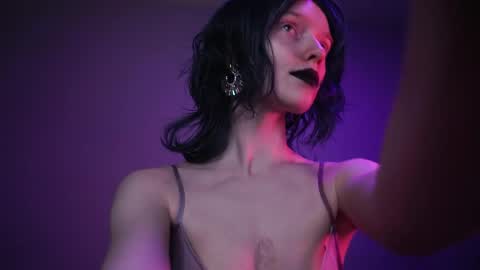        im expecting 350 thumbs up on my altar   online show from 04/12/26, 10:04