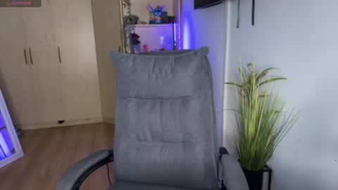 Snapshot of ginger_lure chatting on 07/17/26, 07:37 Valery online show from 07/17/26, 07:37
