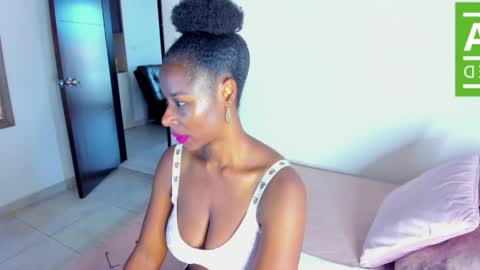 Snapshot of ginger_smil chatting on 05/14/26, 12:23 Diana online show from 05/14/26, 12:23