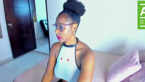 Snapshot of ginger_smil chatting on 05/18/26, 12:44 Diana online show from 05/18/26, 12:44
