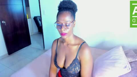 Snapshot of ginger_smil chatting on 05/19/26, 01:06 Diana online show from 05/19/26, 01:06