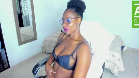 Snapshot of ginger_smil chatting on 06/05/26, 12:22 Diana online show from 06/05/26, 12:22