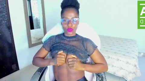 Snapshot of ginger_smil chatting on 06/09/26, 01:01 Diana online show from 06/09/26, 01:01