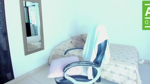 Snapshot of ginger_smil chatting on 06/10/26, 12:37 Diana online show from 06/10/26, 12:37