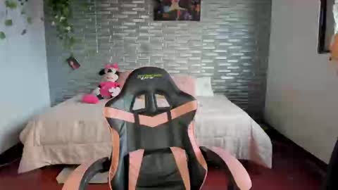 Ginger online show from 09/08/25, 10:42