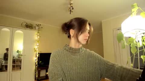 Snapshot of gingerbread__house chatting on 10/13/25, 04:07 Vasilisa online show from 10/13/25, 04:07