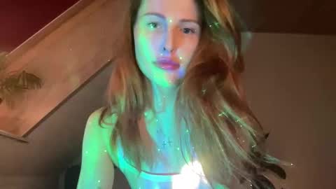 Gingerlady online show from 10/31/25, 10:16