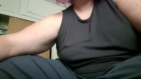 Snapshot of gingerlybits chatting on 11/26/25, 04:08 Gingerlybits online show from 11/26/25, 04:08