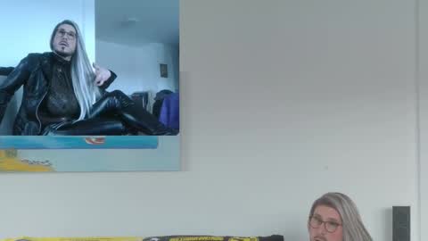 GingerPink online show from 11/28/25, 12:30