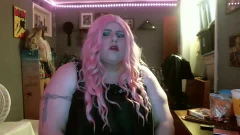 Snapshot of ginny_dominatrix chatting on 12/17/25, 11:22 ginny ray online show from 12/17/25, 11:22