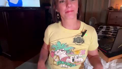 Snapshot of ginny_rose chatting on 01/18/25, 11:32 Ginny Rose online show from 01/18/25, 11:32