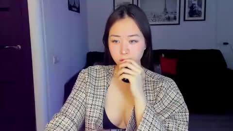 Snapshot of ginnycherry chatting on 02/25/25, 10:58 Ginny online show from 02/25/25, 10:58