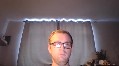 Snapshot of ginwood chatting on 10/11/25, 04:49 ginwood online show from 10/11/25, 04:49