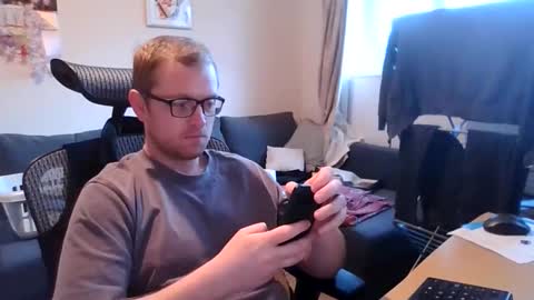 Snapshot of ginwood chatting on 11/12/25, 08:04 ginwood online show from 11/12/25, 08:04