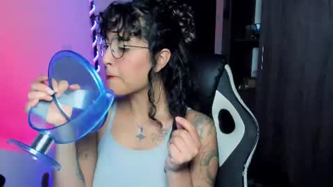 giny_bean online show from 06/20/26, 02:36
