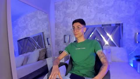 Snapshot of gio_carangi chatting on 02/18/26, 04:08 Gio Carangi online show from 02/18/26, 04:08