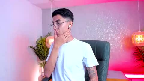 Snapshot of gio_carangi chatting on 02/25/26, 03:16 Gio Carangi online show from 02/25/26, 03:16