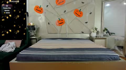 gio_lorenz online show from 10/24/25, 11:39