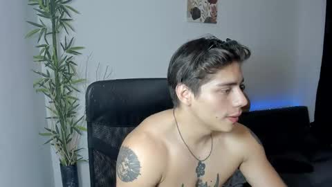 Snapshot of gio_russo chatting on 12/29/24, 01:24 GioRusso online show from 12/29/24, 01:24