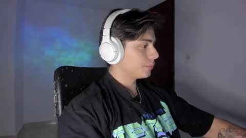Snapshot of gio_russo chatting on 09/28/25, 02:06 GioRusso online show from 09/28/25, 02:06